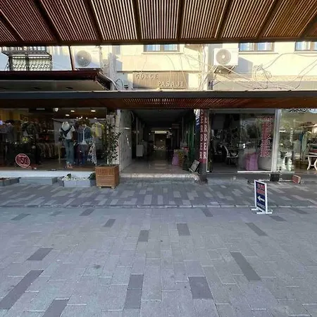Mountain View - Modern Town Centre Apartment In Fethiye *